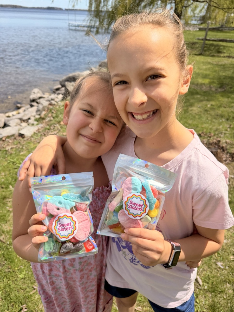Keira and Lucy — the Sweet Sisters